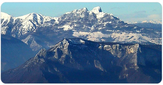 l'immagine rappresenta una veduta panoramica del Monte Cimone